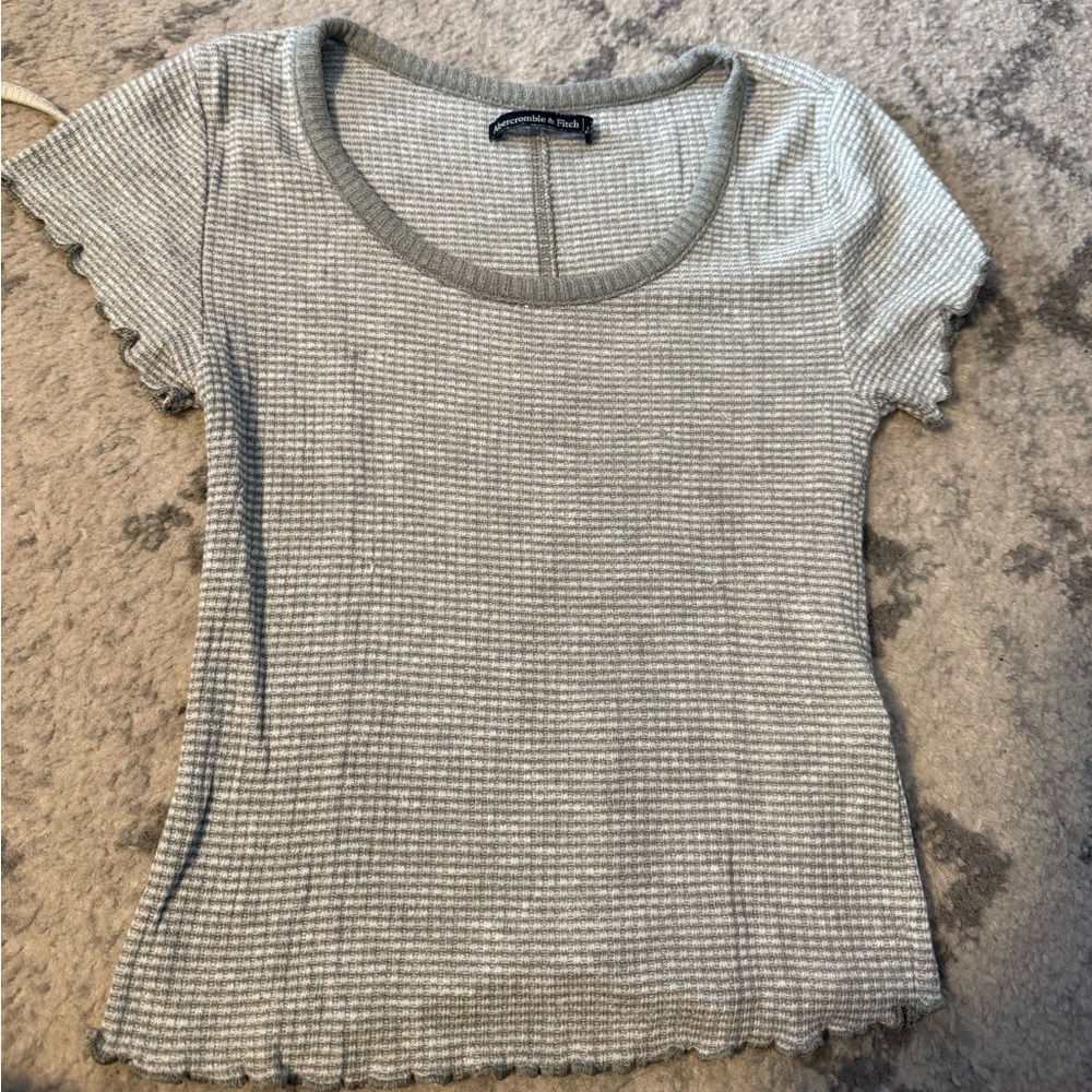 Abercrombie & Fitch Light Gray Ribbed Tee